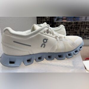 Out grew the style of these shoes barely worn